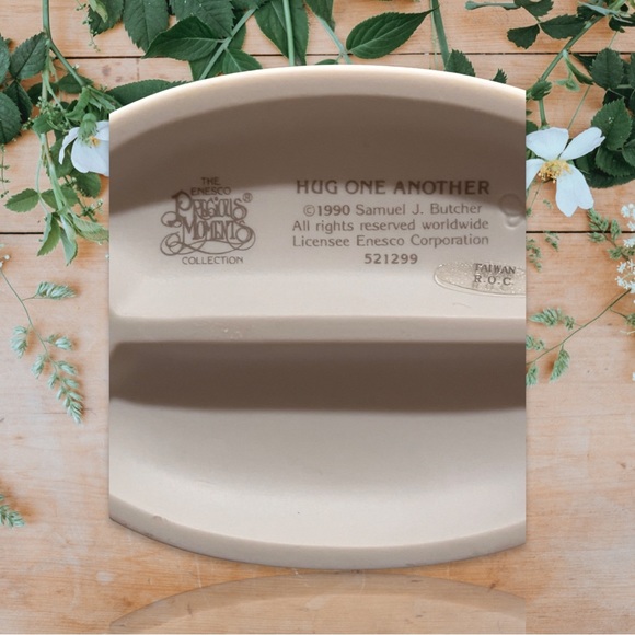 Precious Moments Hug One Another (521299) - Picture 6 of 6